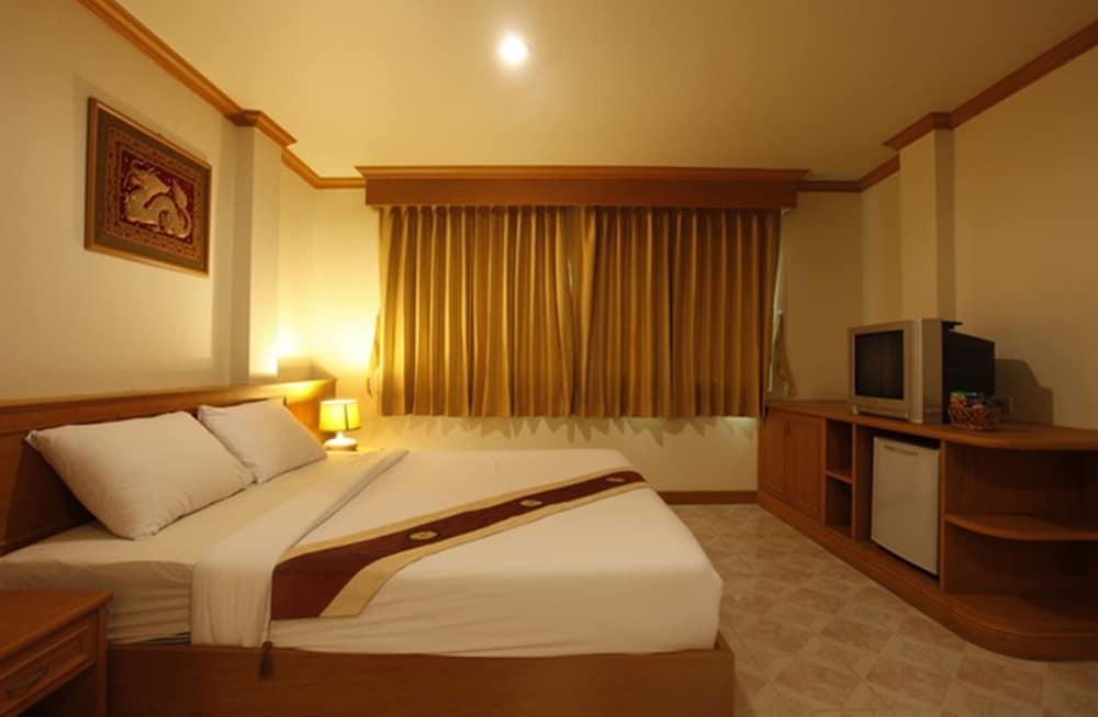 Casa Jip Guesthouse Patong Екстер'єр фото