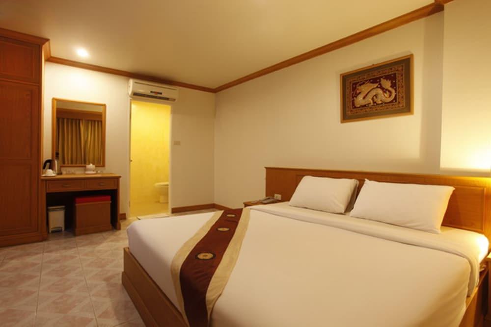 Casa Jip Guesthouse Patong Екстер'єр фото
