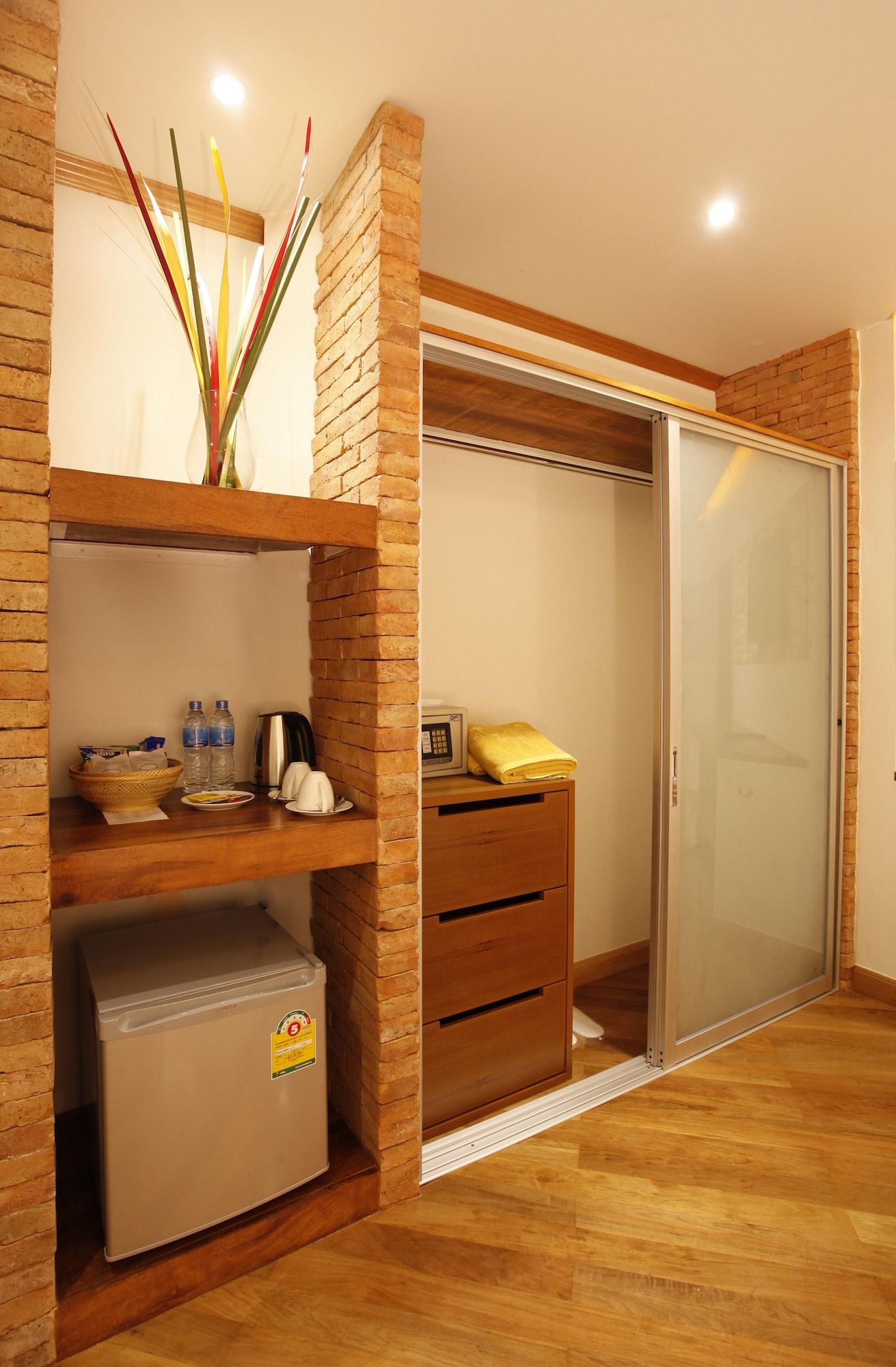 Casa Jip Guesthouse Patong Екстер'єр фото