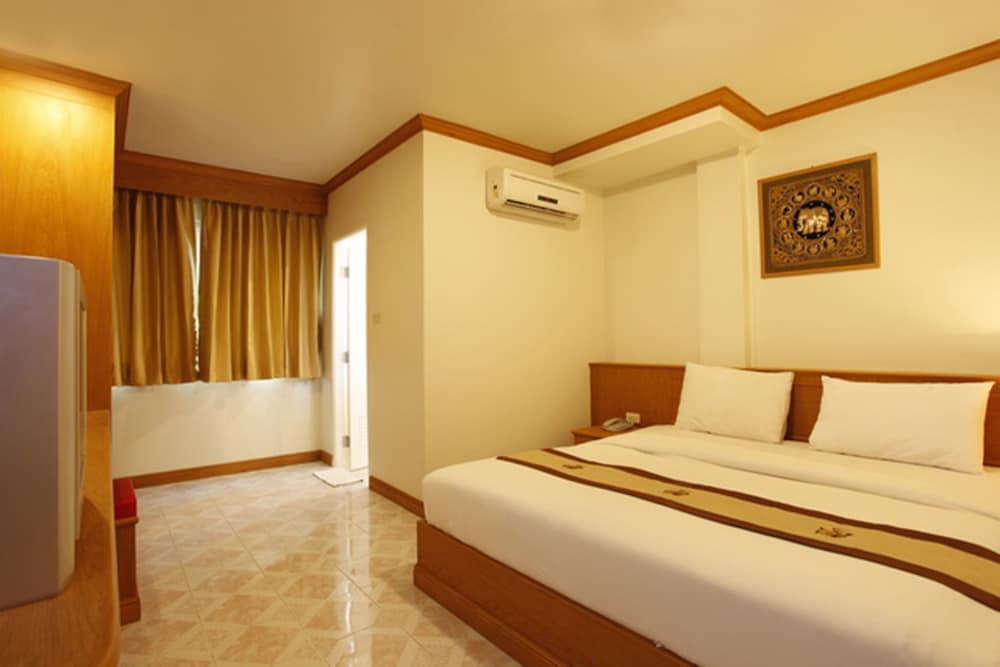Casa Jip Guesthouse Patong Екстер'єр фото