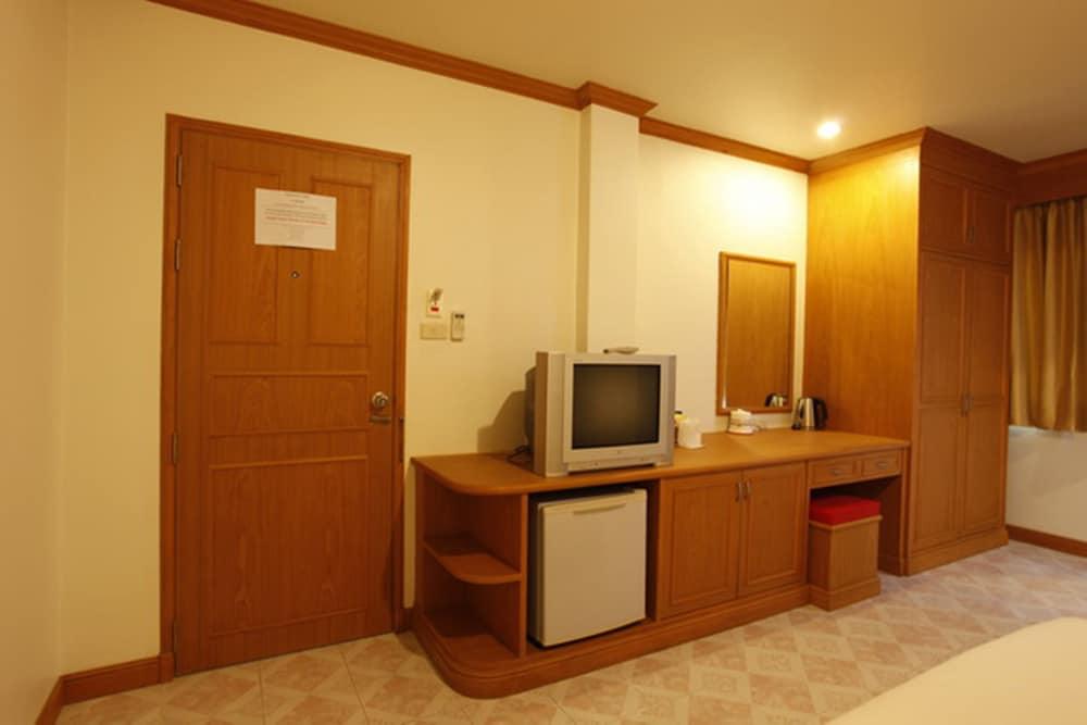 Casa Jip Guesthouse Patong Екстер'єр фото