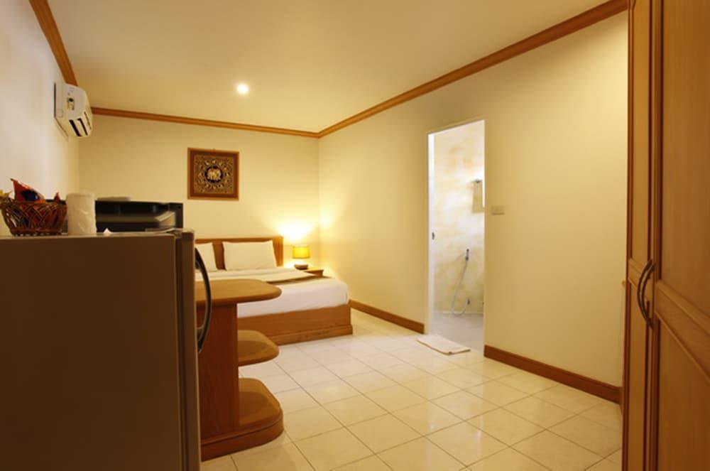 Casa Jip Guesthouse Patong Екстер'єр фото