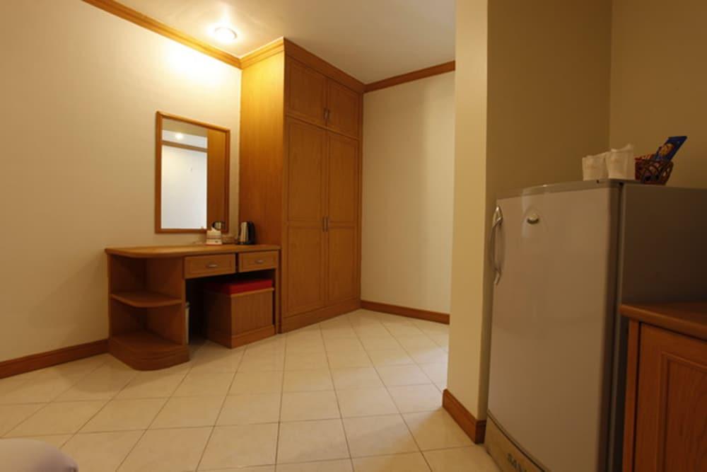 Casa Jip Guesthouse Patong Екстер'єр фото
