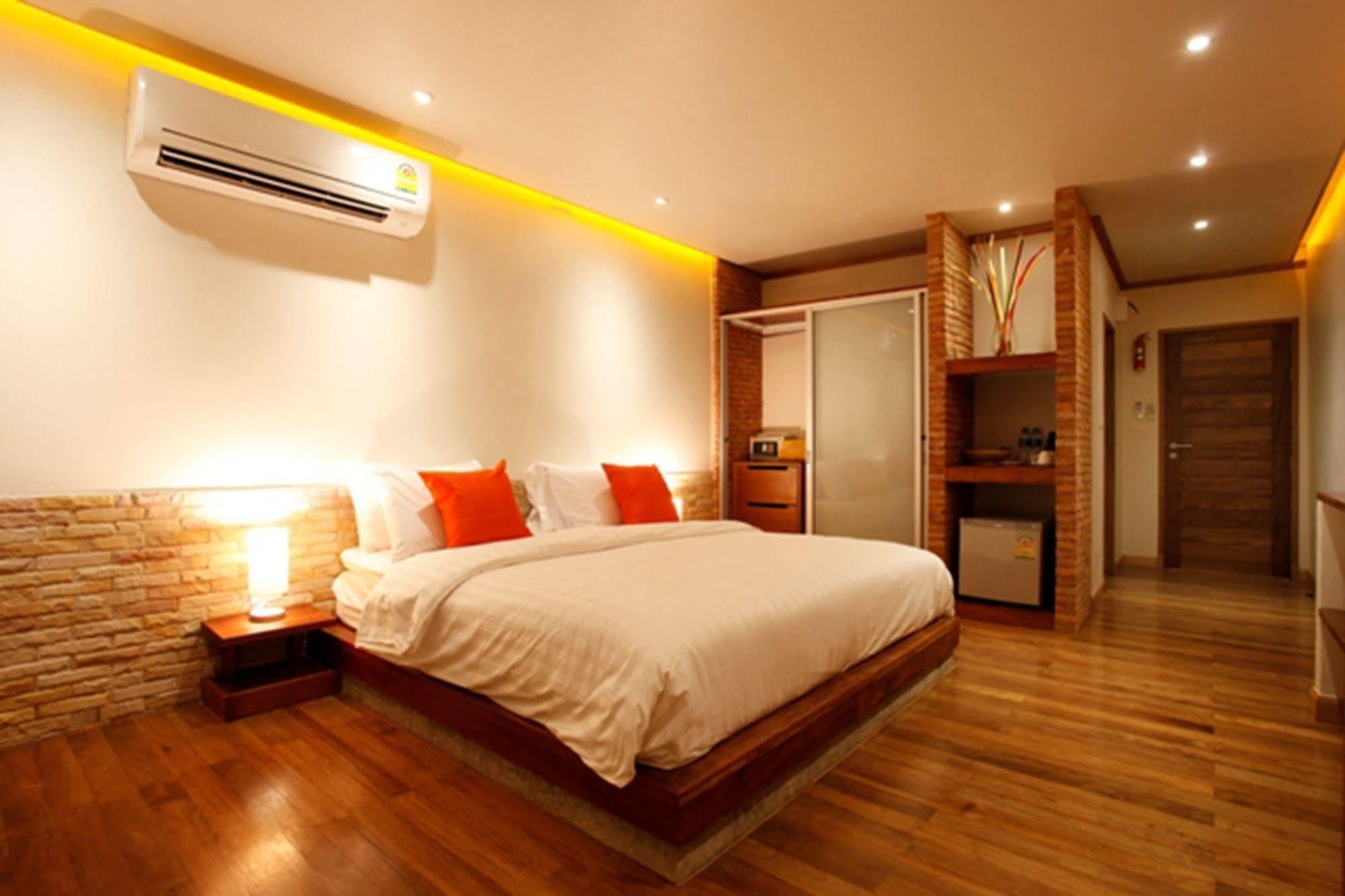 Casa Jip Guesthouse Patong Екстер'єр фото